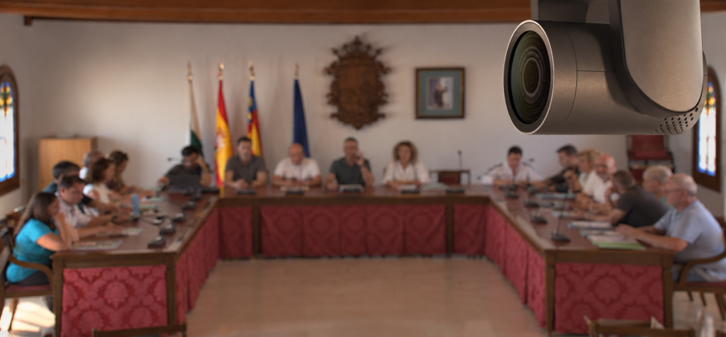 Cámara robotizada instalada en una sala de plenos municipal